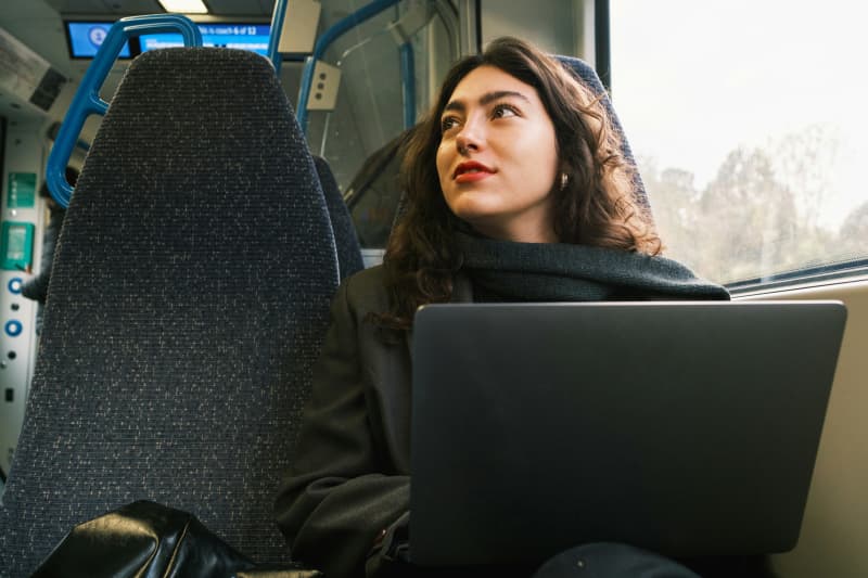 Should you turn off your laptop while commuting? | RNZ