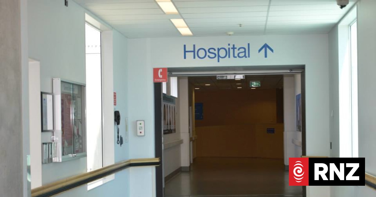 Man accused of smashing hospital clinic windows