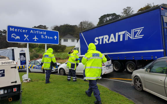 Police at Auckland's Mercer border checkpoint