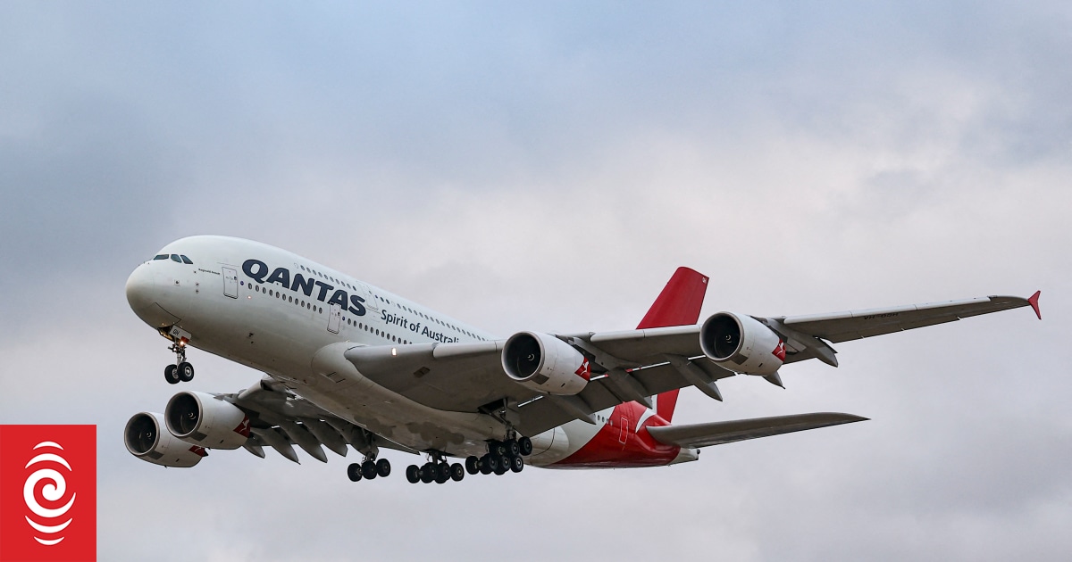 Qantas investigates customers accessing others' information in app - Vimarsana News