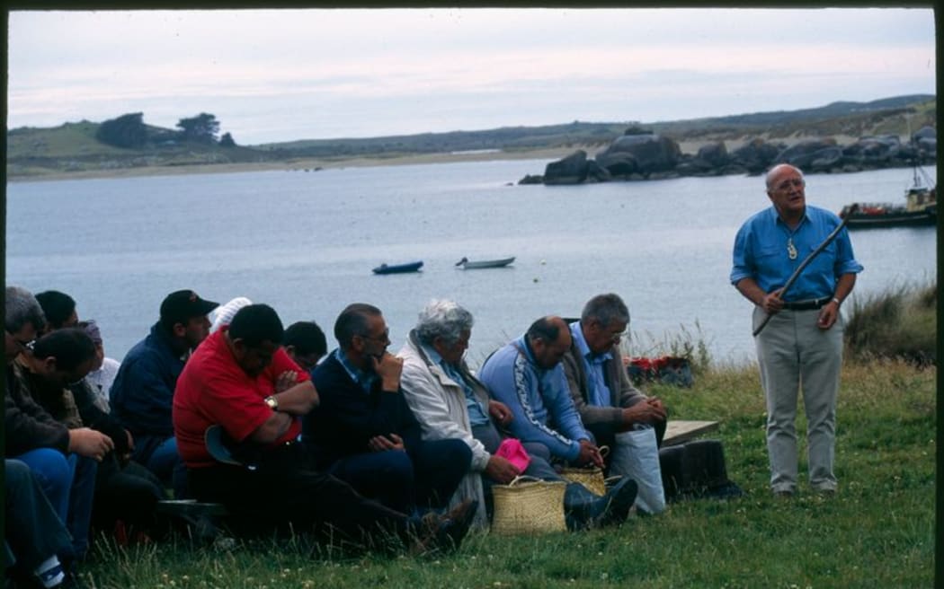 Ruapuke Island whānau gather to unveil a commemorative plaque in honour of the legacy of Tuhawaiki 1996