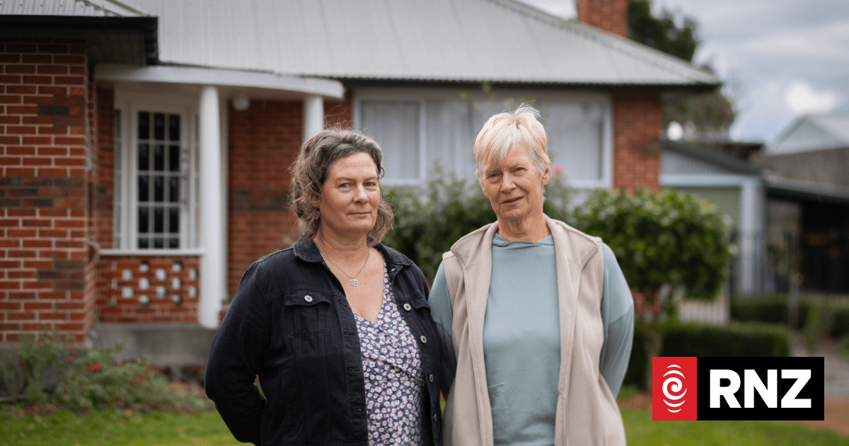 Homeowners want builder Aaron Jessett barred after losing th