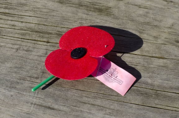 A NZ Anzac poppy