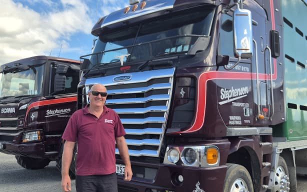 Country Life: Riding along with the truckies moving cattle | RNZ