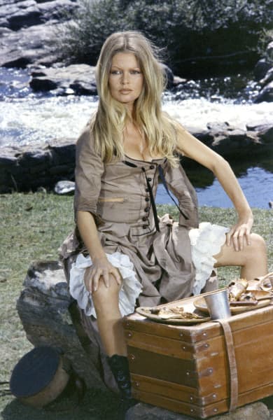 Brigitte Bardot in Les petroleuses (1971), directed by Christian Jaque.