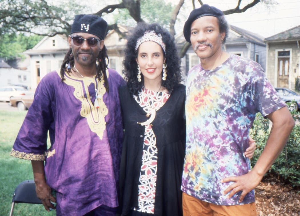 Moana Maniapoto with Cyril (left) and Charles Neville of the Neville Brothers, outside Tipitina's, New Orleans, April 1992.