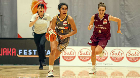 Capital Swish Letava Whippy and Harbour Breeze Zara Jillings in 18in18 basketball