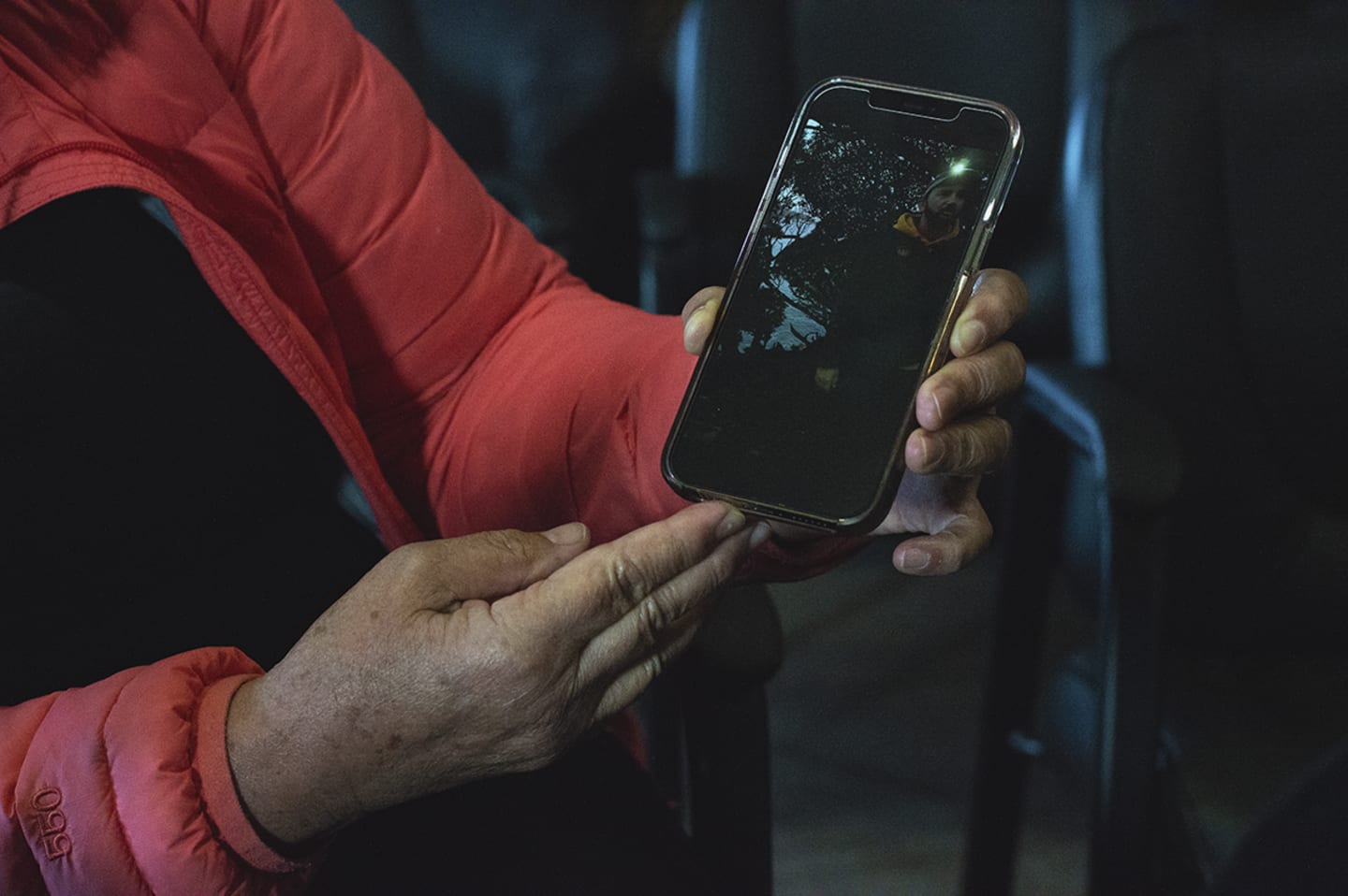 Mere shows a video from the tītī harvest