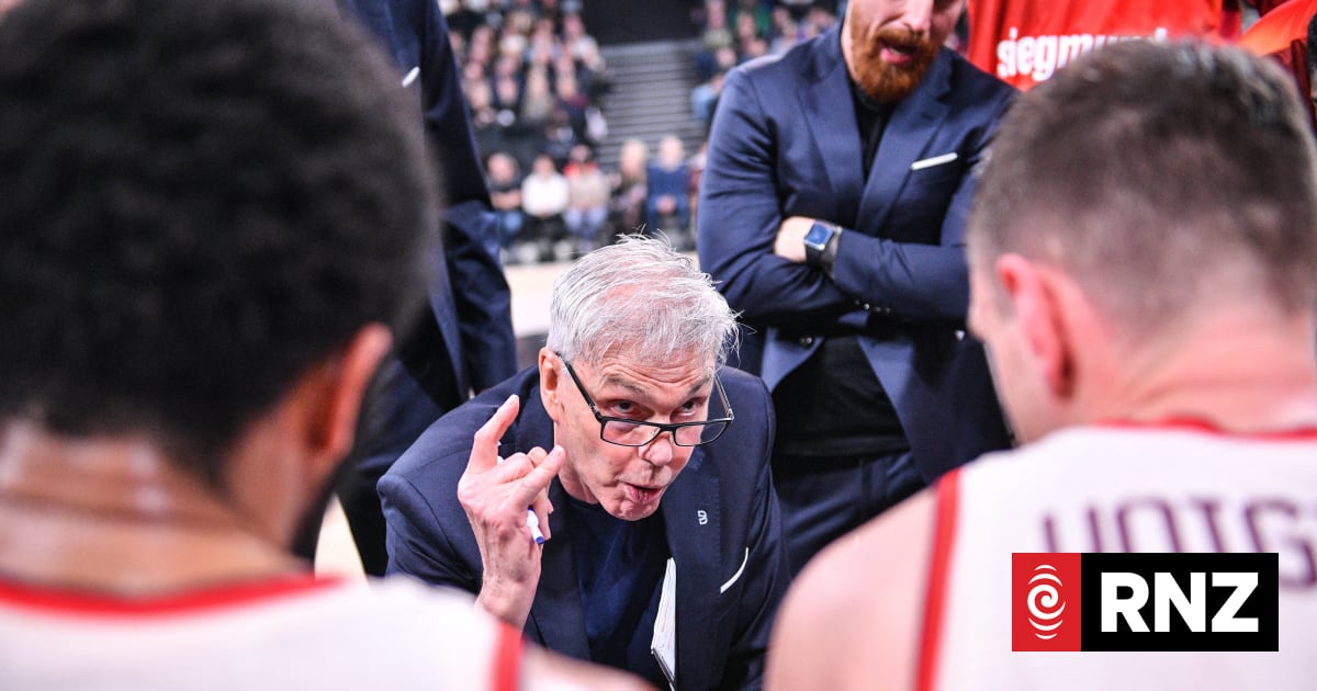 Basketball: Breakers eventually get champion coach Gordon Herbert | RNZ