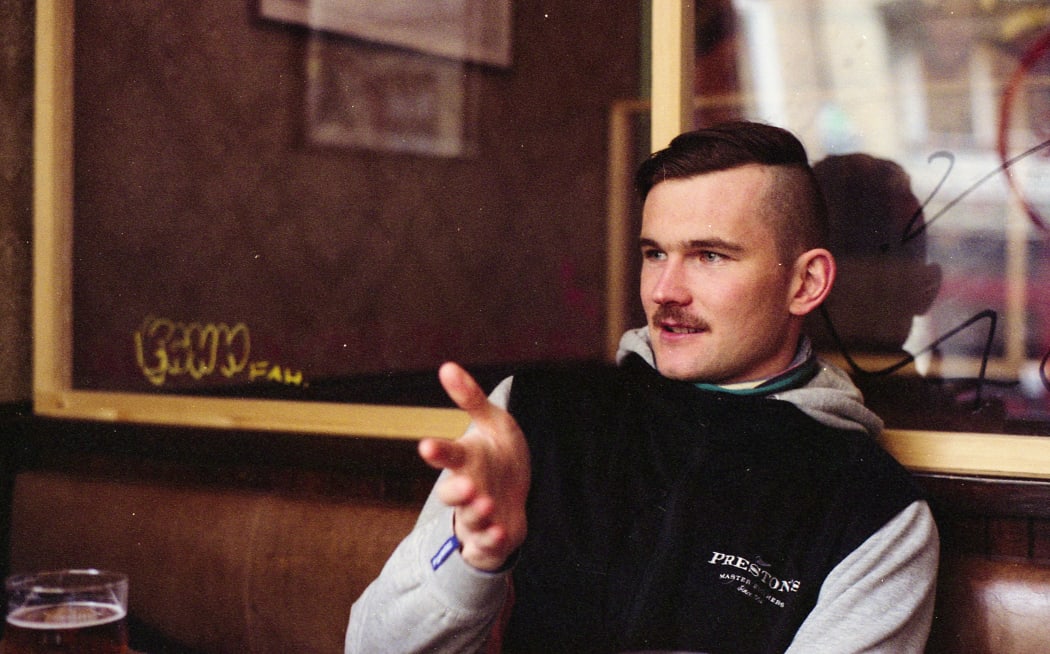 New Zealander Tjalve Mollison-Sjöberg lives in Gothenburg.