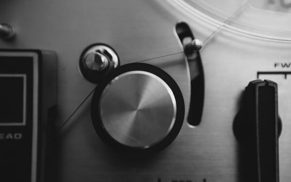 Reel-to-reel tape recorder