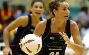 Tania Dalton in action for the Silver Ferns.