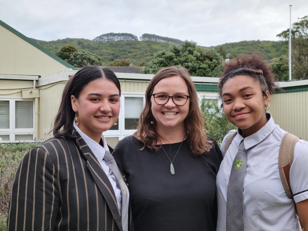 Malerita Malaulau (left) and Simotu Judkins (right), with Mana College assistant principal Caitlin Soulsby.