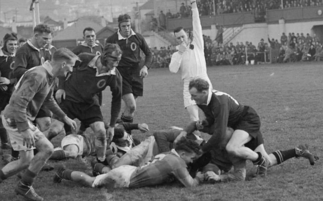 George Smallholme scoring the first of Buller's two tries.