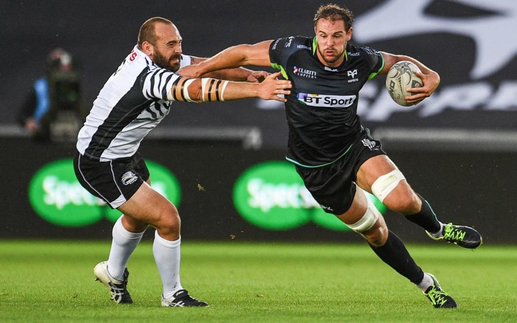 Tyler Ardron in action for Welsh club Osprey.