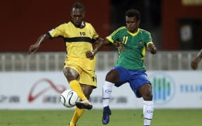 Solomon Islands pipped Vanuatu 1-0 at the Oceania Nations Cup.