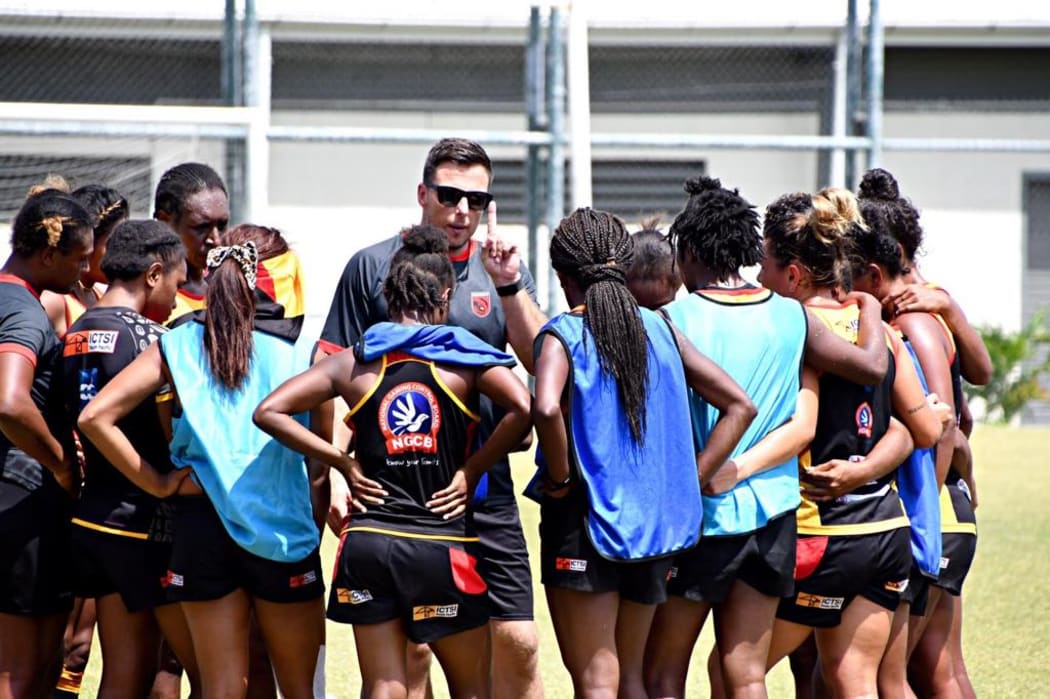 Coach Paul Tietjens issues instructions during a recent PNG Palais 7s training camp.