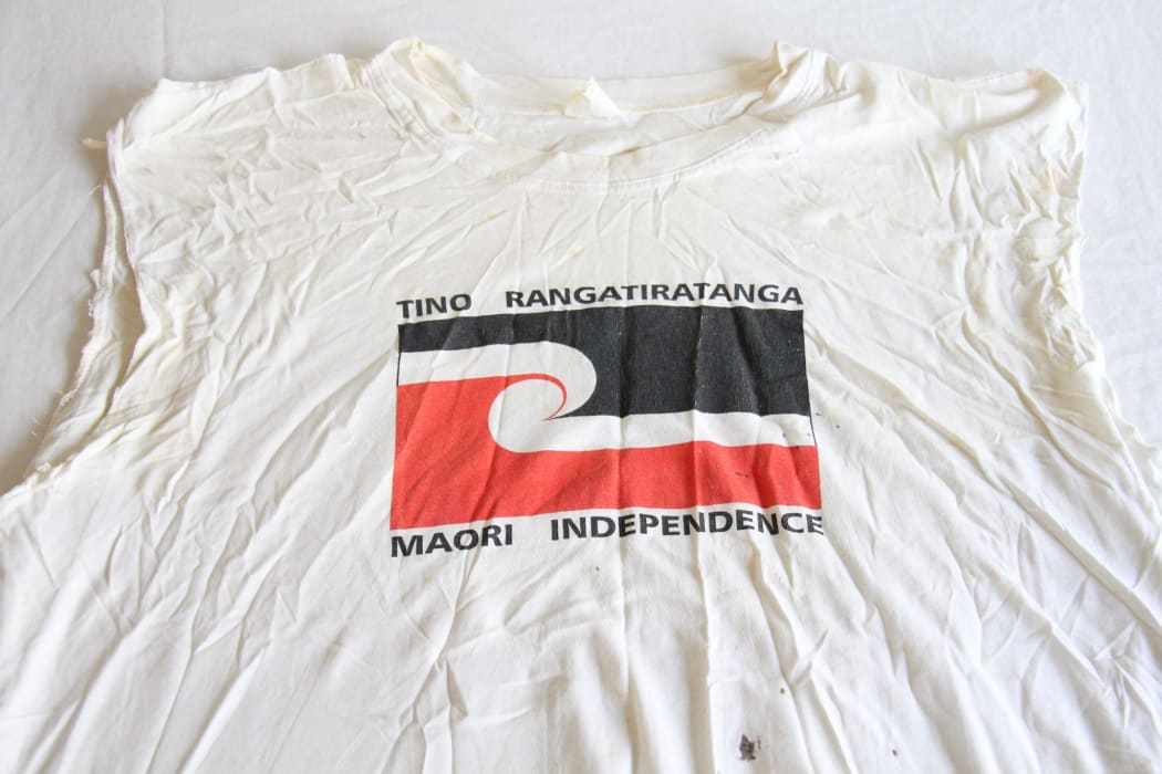 The t-shirt worn by Benjamin Nathan - now Moemoea Mohoawhenua - during the attack on the America's Cup in 1996.