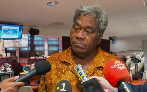 Jacques Lalié speaks to local media at New Caledonia’s Congress on 26 November 2024 – PHOTO NC La 1ère