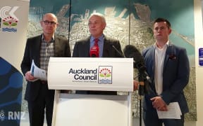 Auckland mayor backs free public transport for kids