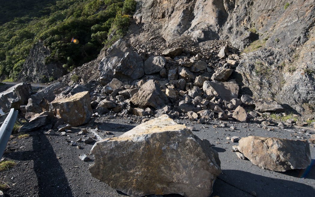 Quake damage to SH1