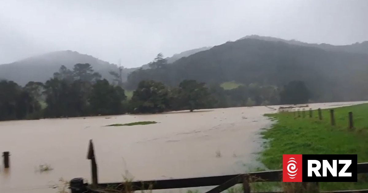 Weather: Hundreds evacuated, state of emergency as flooding hits Tasman ...