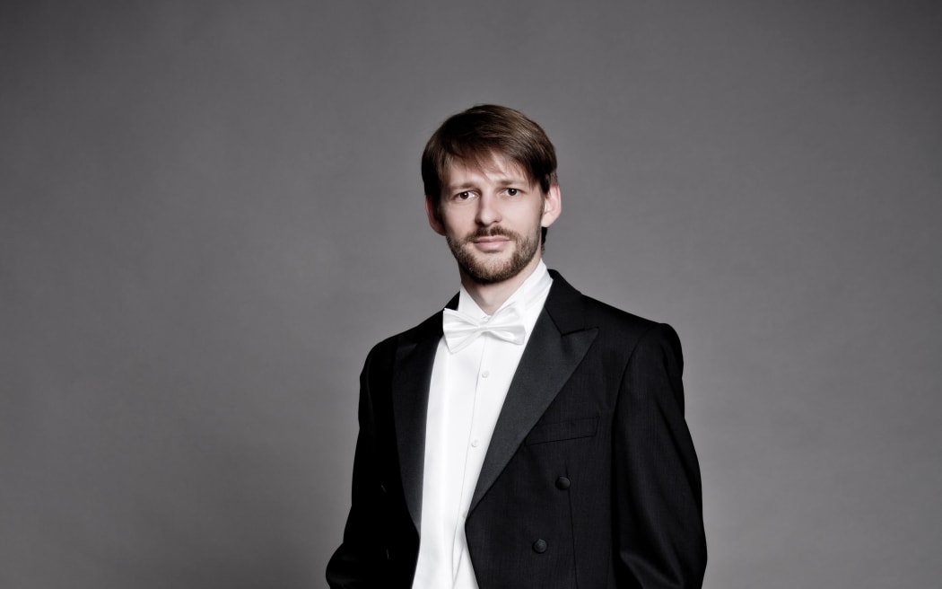 Conductor Gábor Káli.