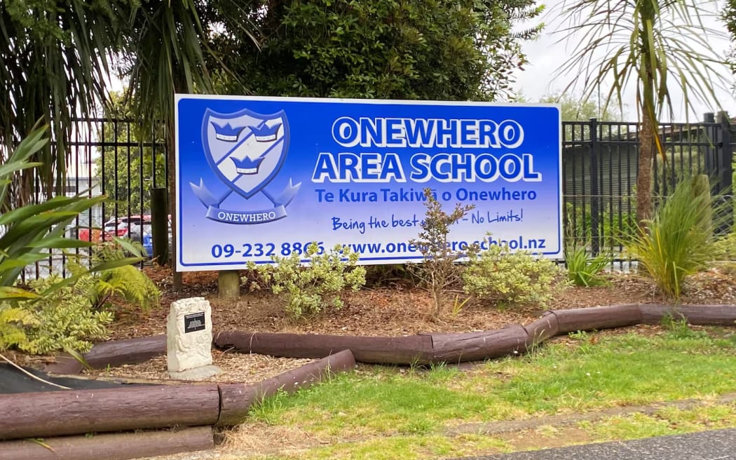 Onewhero Area School.