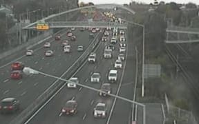 Traffic is starting to build on Auckland's Southern Motorway as students return to school and workers return to offices.