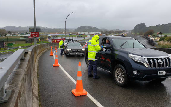 Police at Auckland's Mercer border checkpoint