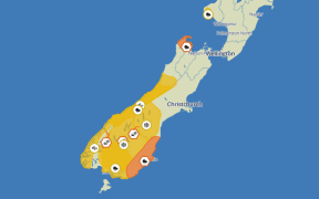 Heavy rain warnings and watches as well as snowfall and rain watches are in place for a large part of the South Island.
