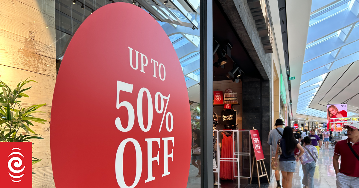 Tough December for retailers, as Boxing Day sales slump 12.4 percent