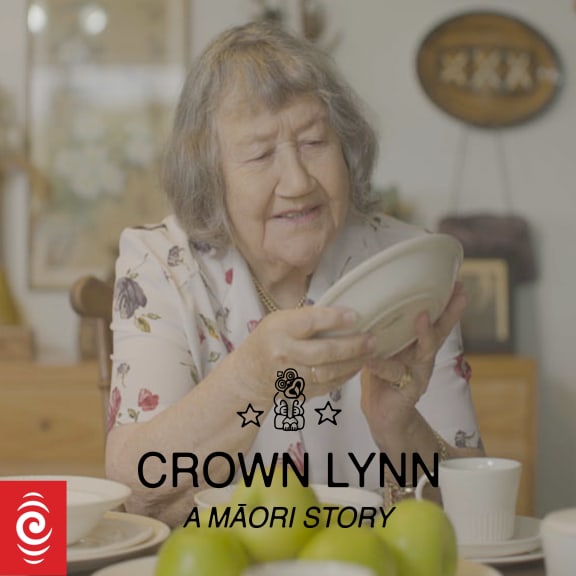 4lguhrt crown lynn square png