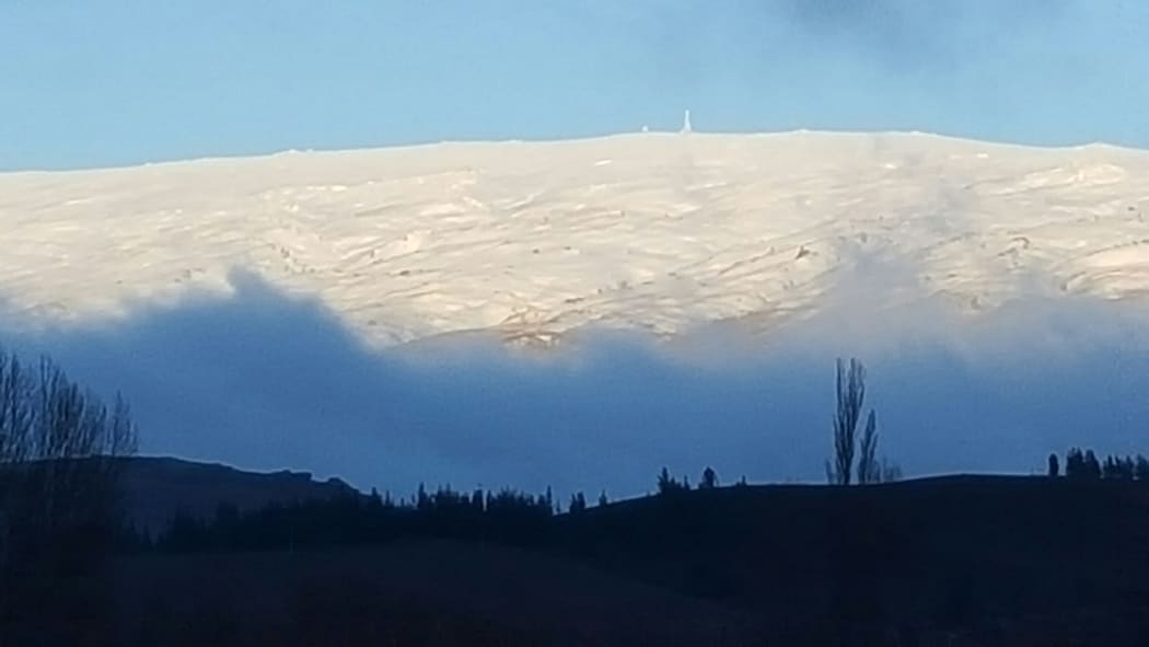 Cloud clearing from Old Man Range, 24 May 2016.