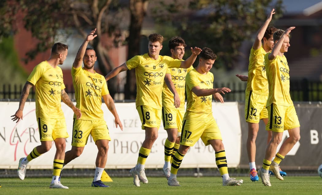 Wellington Phoenix players warm up