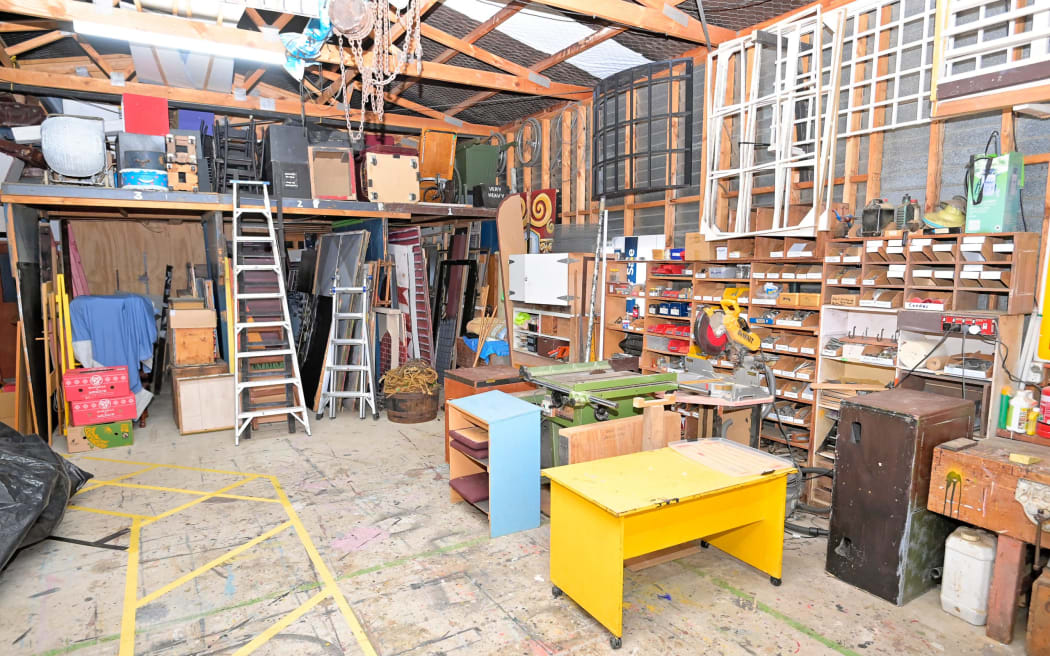 ‘Stop messing around with us’ Theatre group’s fury over council lease