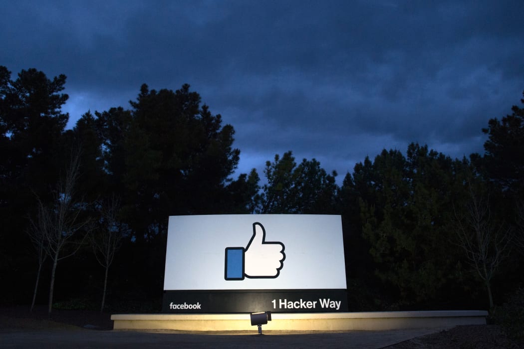 Facebook's corporate headquarters in Menlo Park, California on March 21, 2018.  / AFP PHOTO / JOSH EDELSON
