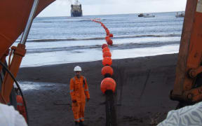 Tui Samoa cable brought ashore