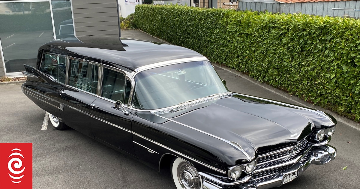 A hearse named Colin: 'Everyone wants a photo next to the hearse' - Vimarsana News
