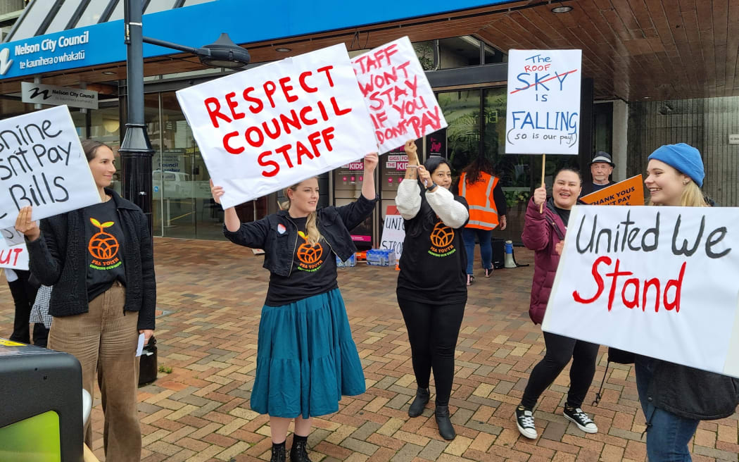 Council and library staff rally in Nelson