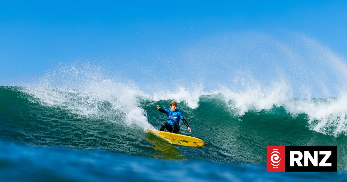 South Island surfer Jack Tyro hopes to carve up on world stage | RNZ