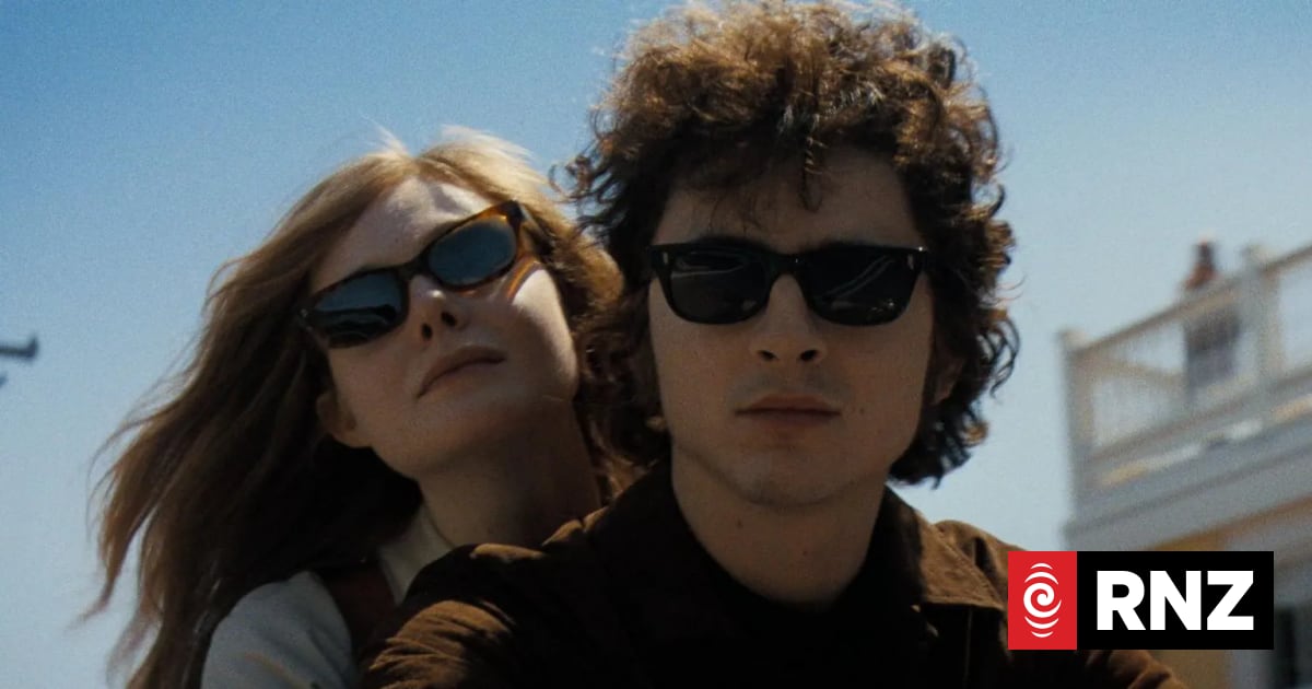 Timothee Chalamet sings Bob Dylan in first film trailer for A Complete ...