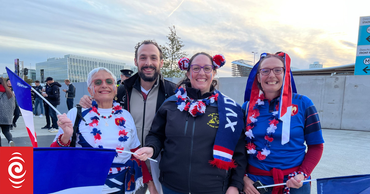 Allez les Bleus: Exuberant fans turn out for France-Springboks quarter ...