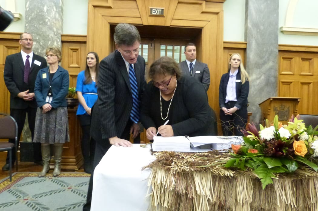 Minister of Treaty Negotiations Chris Finlayson and Nga Ruahine Treaty Negotiator Daisy Noble.