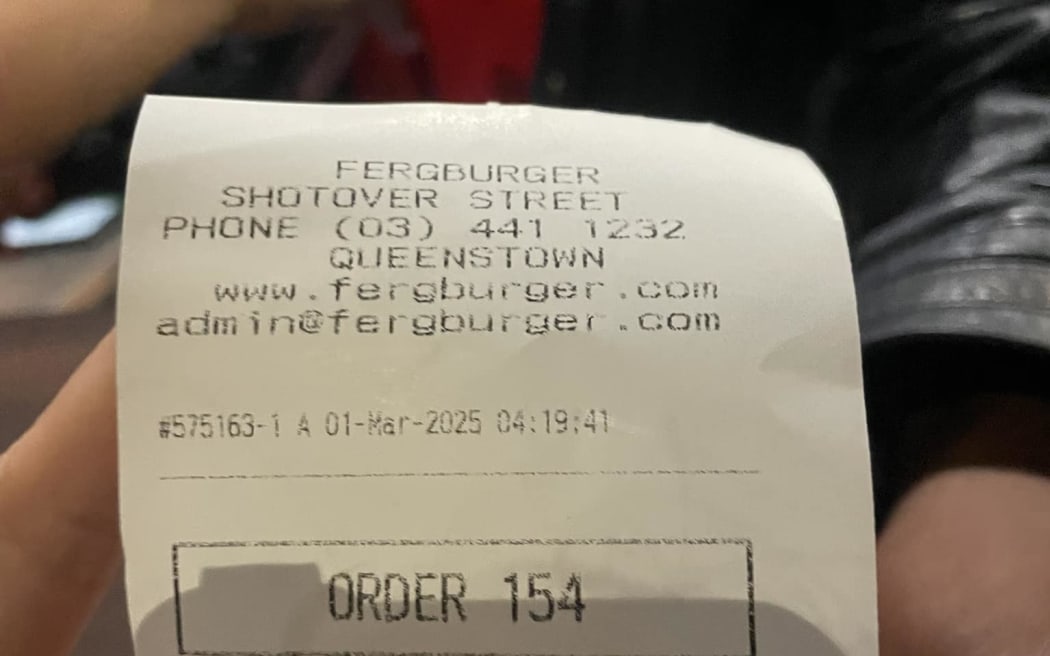 A customer of popular Queenstown burger joint Fergburger alleges she was treated poorly by staff