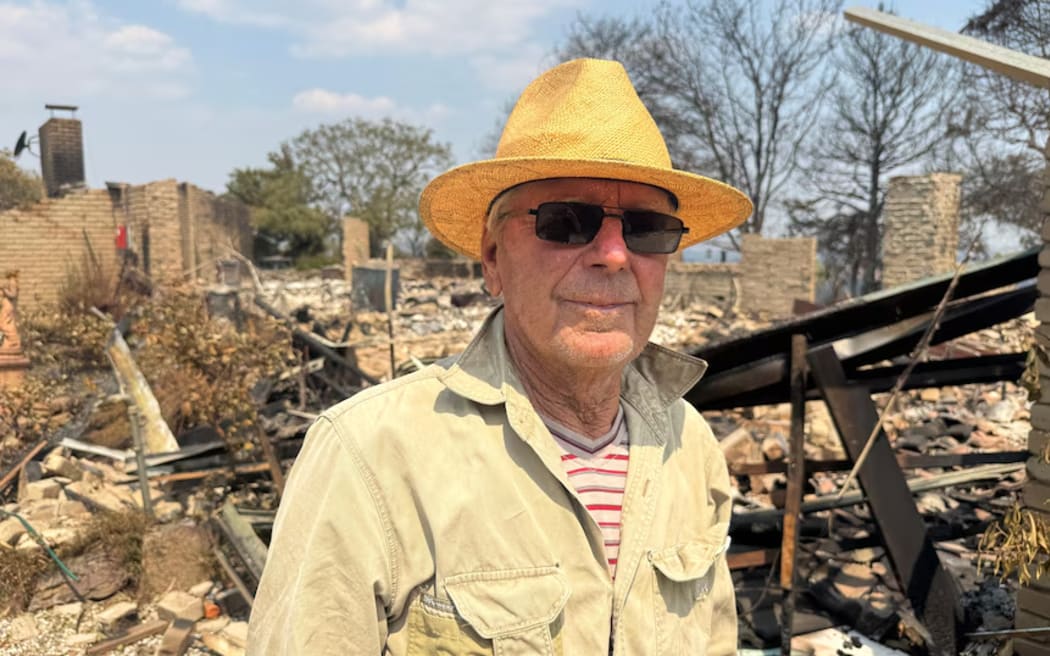 Don Deelen says he stayed to defend his property. (ABC News: Jessica Longbottom)