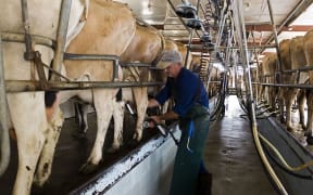 The working group was one of the recommendations of an independent Government inquiry into the whey protein concentrate contamination.