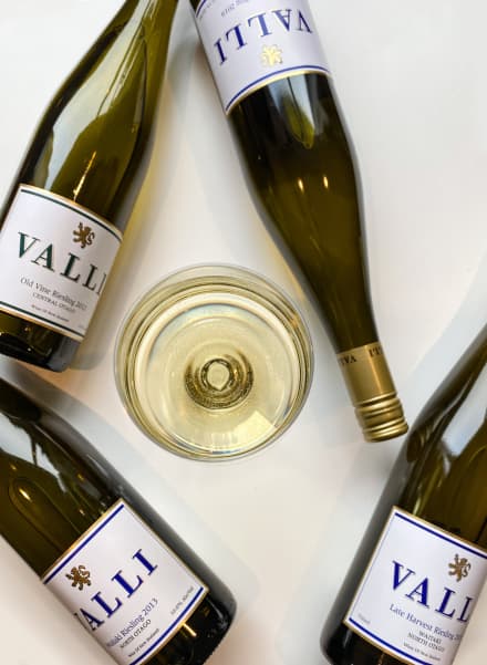 Valli wine bottles feature a small lion.