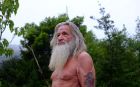 Arthur is the last man of the Coromandel utopian commune 'Mahana'.