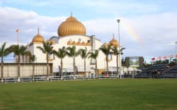 The Supreme Sikh Society in South Auckland is offering food parcels and grocery bags to social agencies and individuals in need every day over the holiday period.